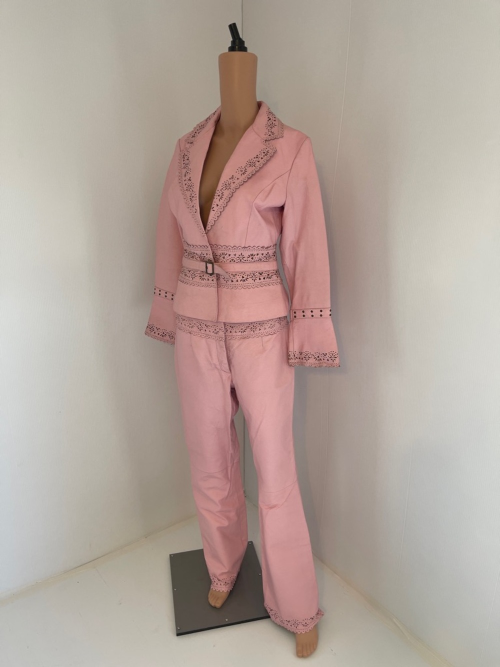 Vintage Pink Metrostyle Genuine Leather Pant Suit Die-cut florals Size 6